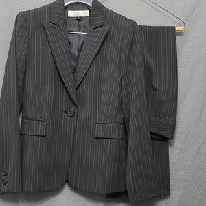 Tahari Suit, Pant Suit